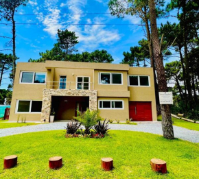 Casa a estrenar Pinamar Norte 12 personas
